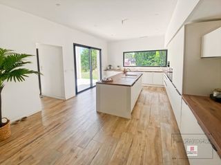  Villa � vendre 5 pi�ces 165 m�