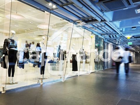 Local commercial r&eacute;cent de 850m2 avec fonds de commerce vente concession et atelier motos indissociables &agrave; vendre proche de ANGE 896000 49000 Angers