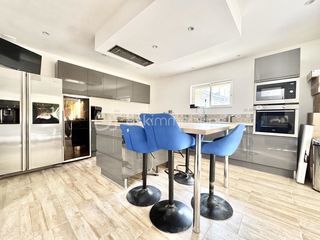  Propri�t�/ch�teau � vendre 6 pi�ces 180 m�