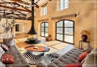  Propri�t�/ch�teau � vendre 8 pi�ces 380 m�