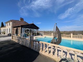  Maison � vendre 7 pi�ces 215 m�