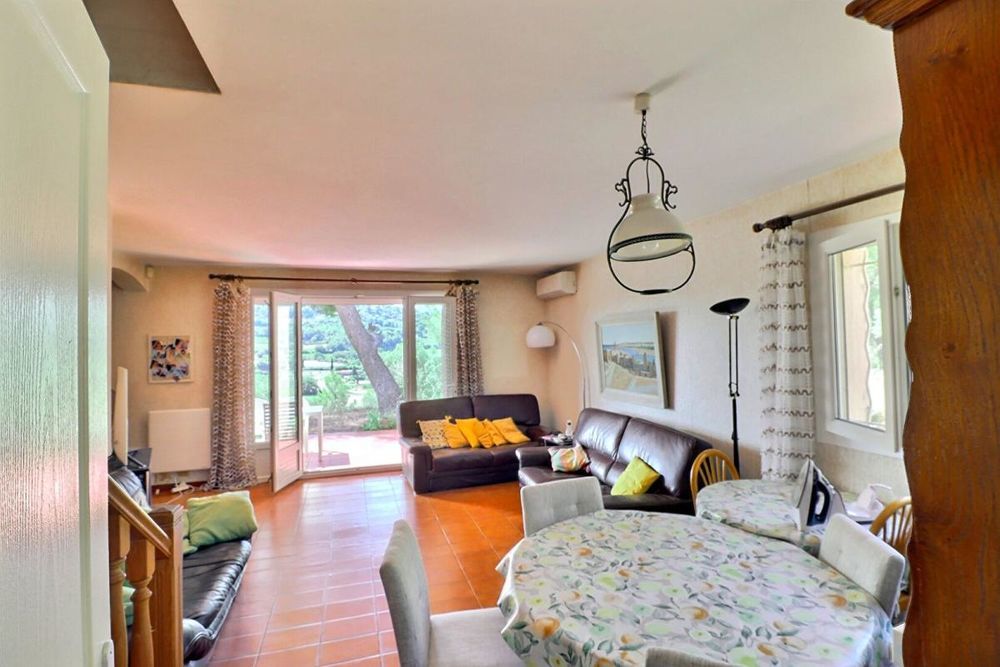 � vendre  Maison La Cadi�re-d'Azur (83740)