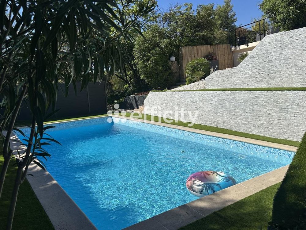 � vendre  Villa Mandelieu-la-Napoule (06210)