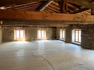  Immeuble � vendre 14 pi�ces 217 m�