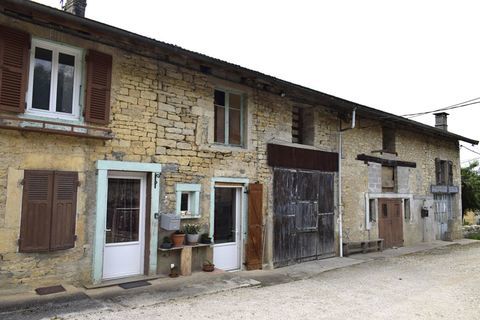   � vendre - Ancien corps de ferme avec 1 hectare de terrain -  Louvenne / Val Suran Maison - 4 pi�ce(s) - 75 m�