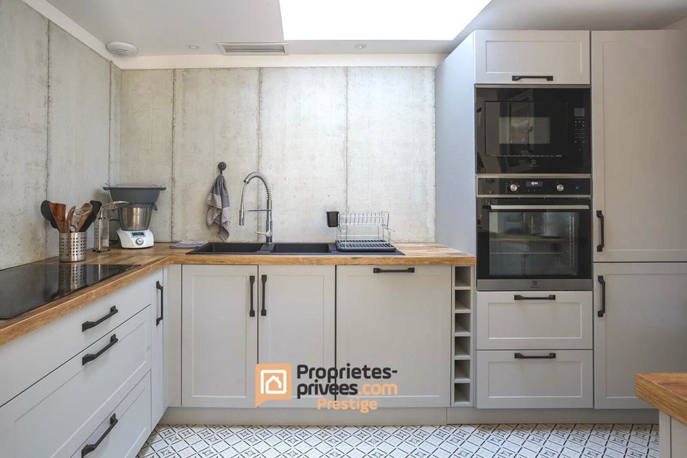 � vendre  Villa Uz�s (30700)