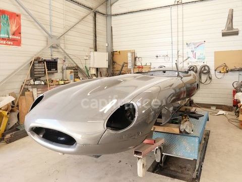 Carrosserie-Peinture d'Excellence  Véhicules de Collection/traditionnel - local récent - cabine de peinture Saima 69990 86510 Chaunay