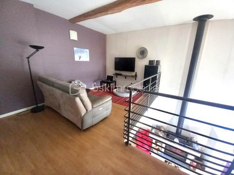   Maison de 138m� avec d�pendances permettant la cr�ation d'un 2�me logement au c�ur du village de Gillonnay ! Maison - 6 pi�ce(s) - 138 m�