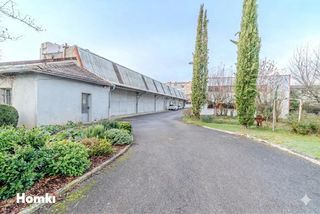  Immeuble � vendre 15 + pi�ces 1800 m�