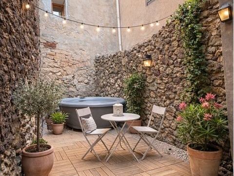   Maison de village avec cour � SAINT THIBERY (34) Maison - 4 pi�ce(s) - 105 m�