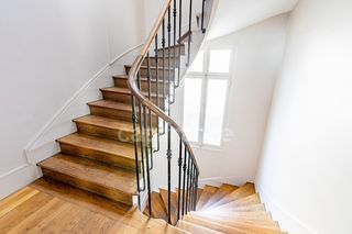  Immeuble � vendre 12 pi�ces 251 m�