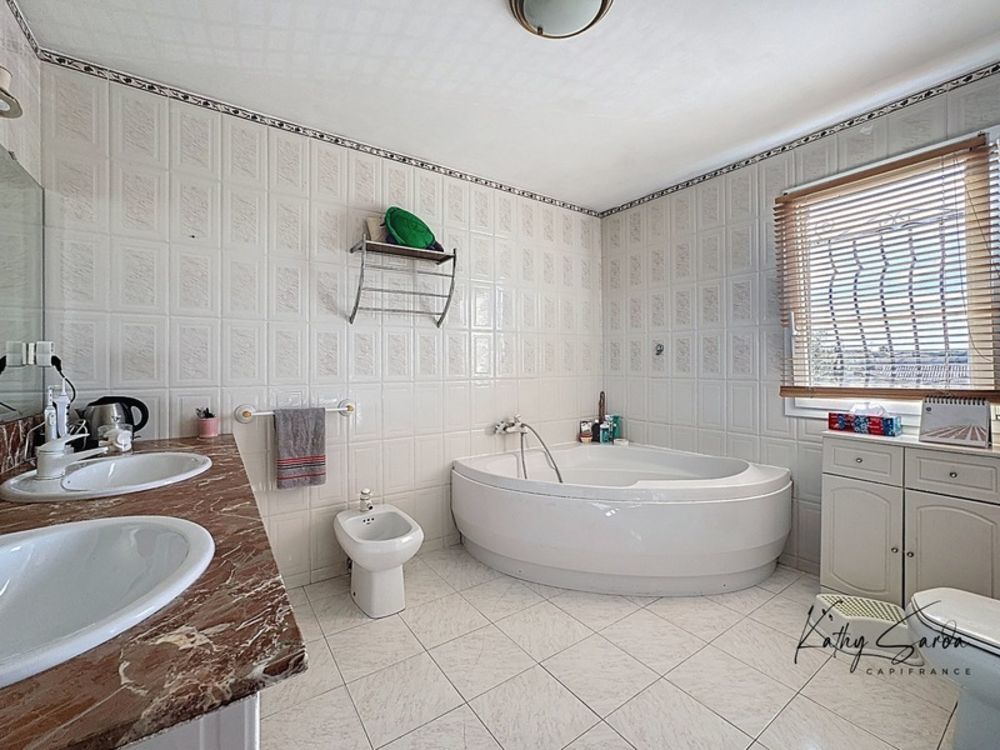 � vendre  Maison P�rols (34470)