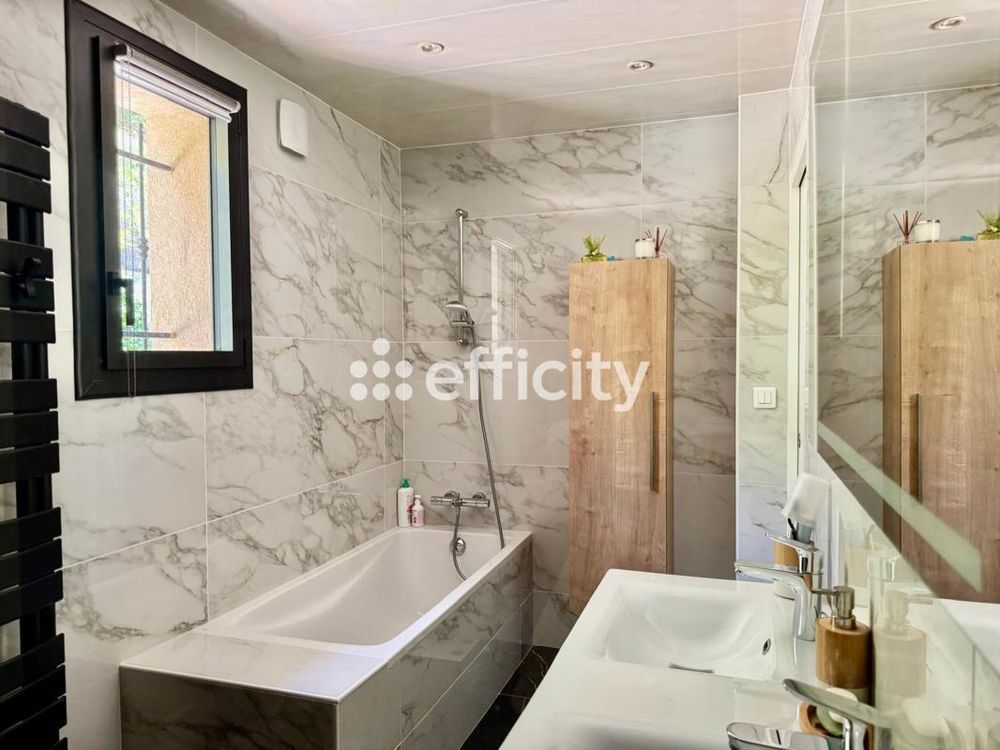 � vendre  Maison Toulon (83200)