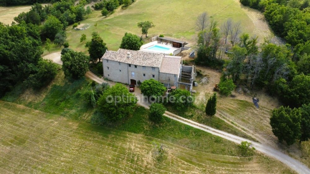 � vendre  Propri�t�/ch�teau Aiglun (04510)