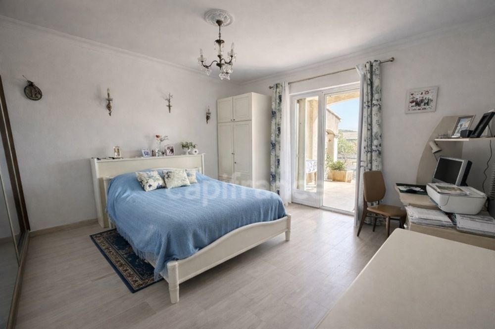 � vendre  Propri�t�/ch�teau Lauris (84360)