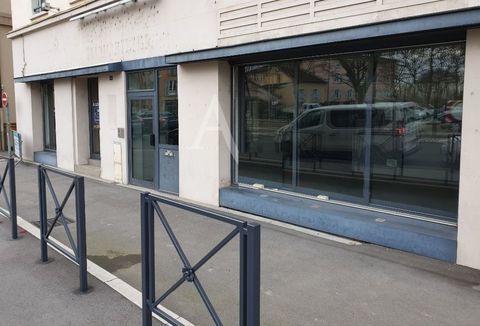 A VENDRE - LOCAL COMMERCIAL 455000 71000 Macon