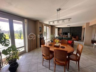  Maison � vendre 8 pi�ces 303 m�