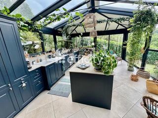  Propri�t�/ch�teau � vendre 8 pi�ces 306 m�