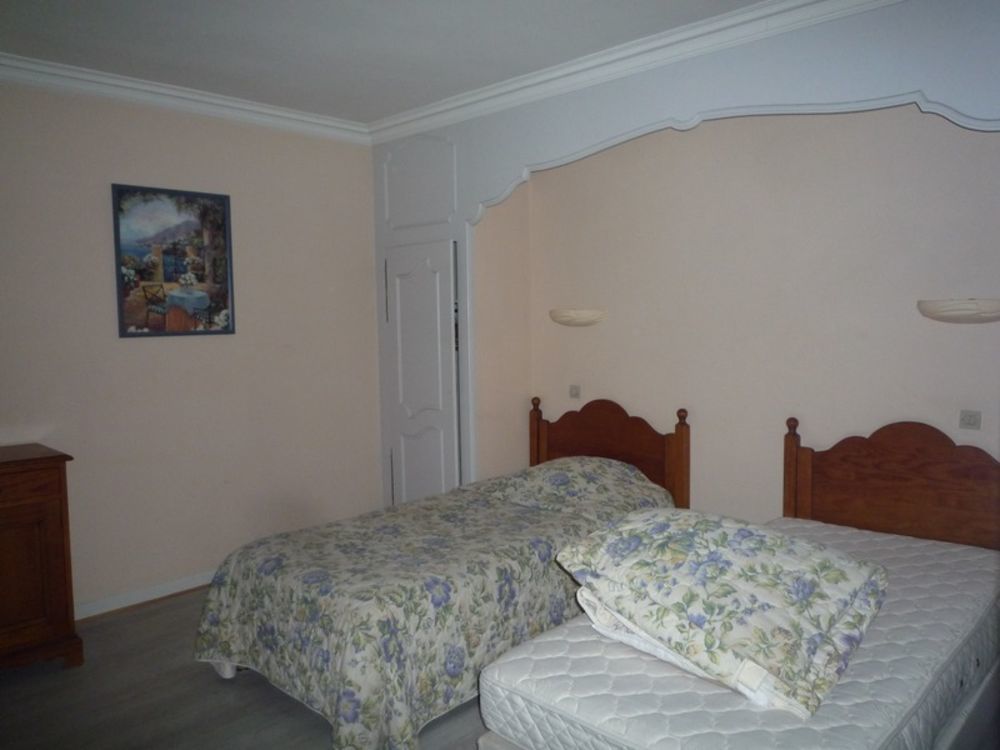 � vendre  Propri�t�/ch�teau S�zanne (51120)