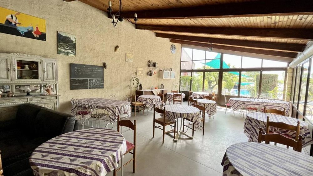 � vendre  Villa Saumane-de-Vaucluse (84800)