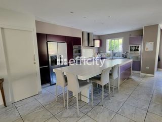  Maison � vendre 5 pi�ces 210 m�