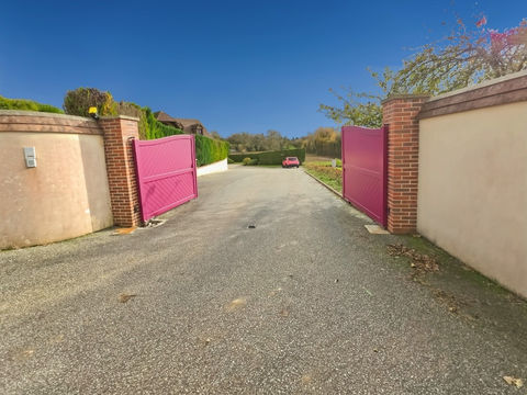   ECHAUFFOUR 61370 maison 6 chambres sur sous-sol complet, terrain 2.805 m� Maison - 9 pi�ce(s) - 187 m�