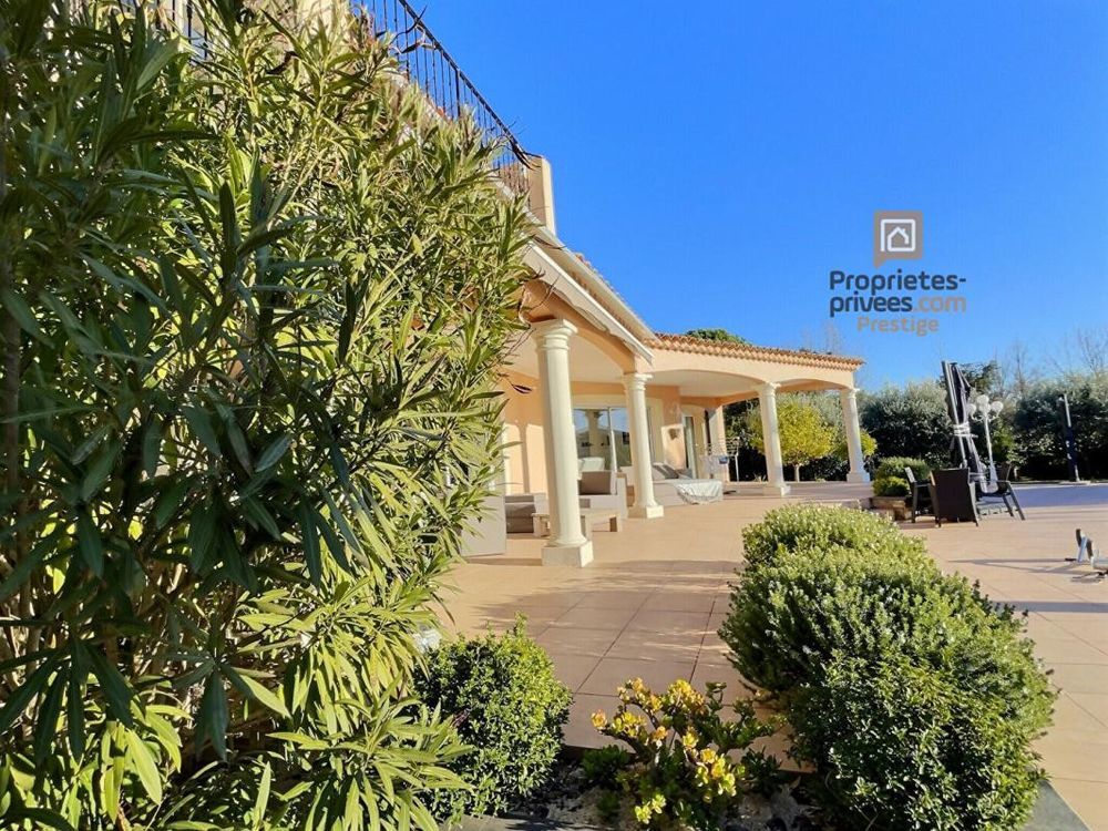 � vendre  Villa Bagnols-en-For�t (83600)