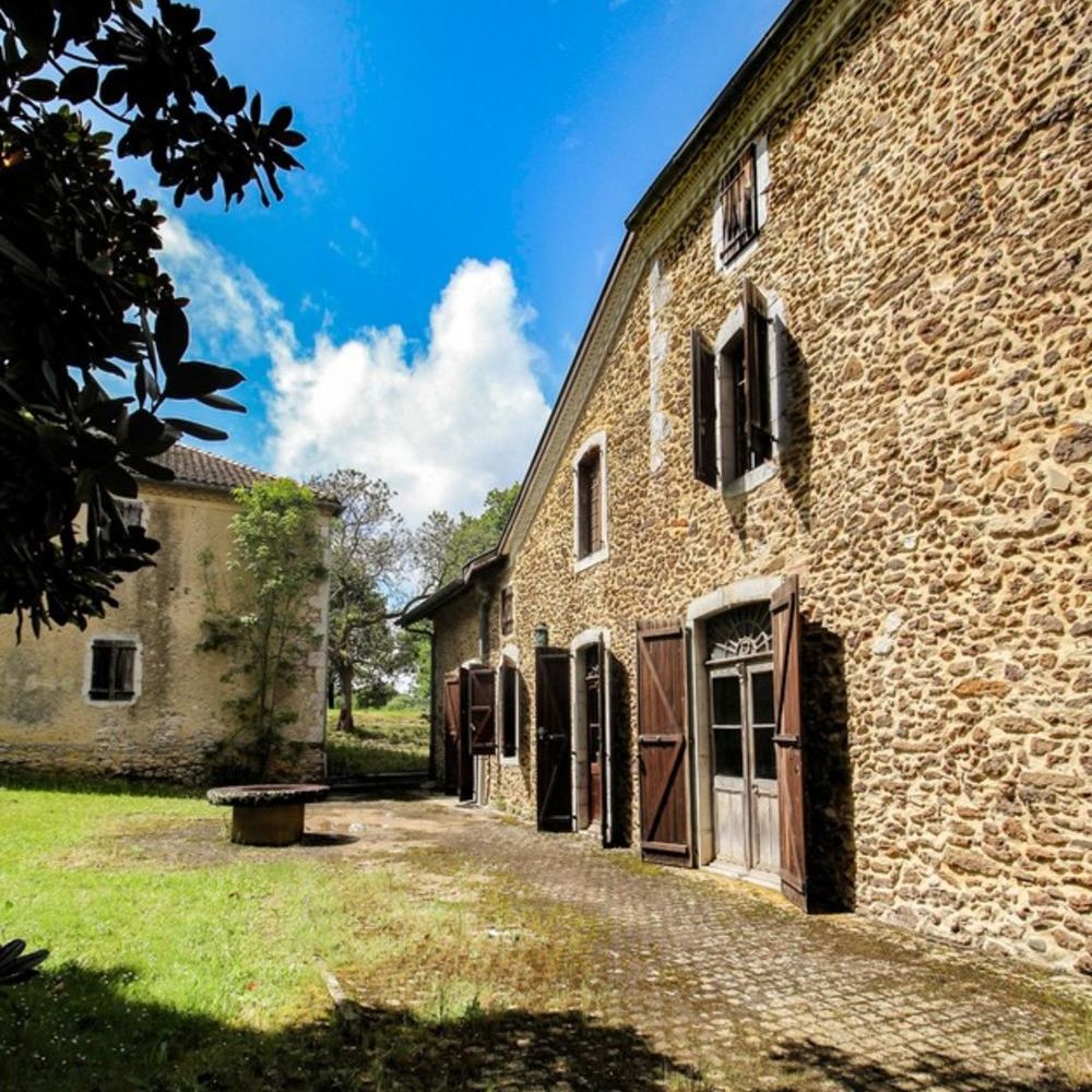 � vendre  Propri�t�/ch�teau Bonnut (64300)