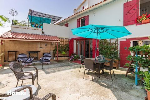   Maison de ville T6 de 160m2 � Villeneuve-l�s-montr�al 11290, Place de la ville Maison - 6 pi�ce(s) - 160 m�