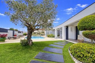  Maison � vendre 5 pi�ces 180 m�