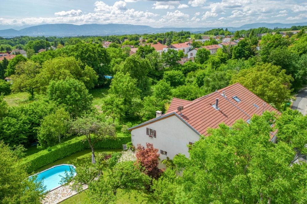 � vendre  Maison �chenevex (01170)