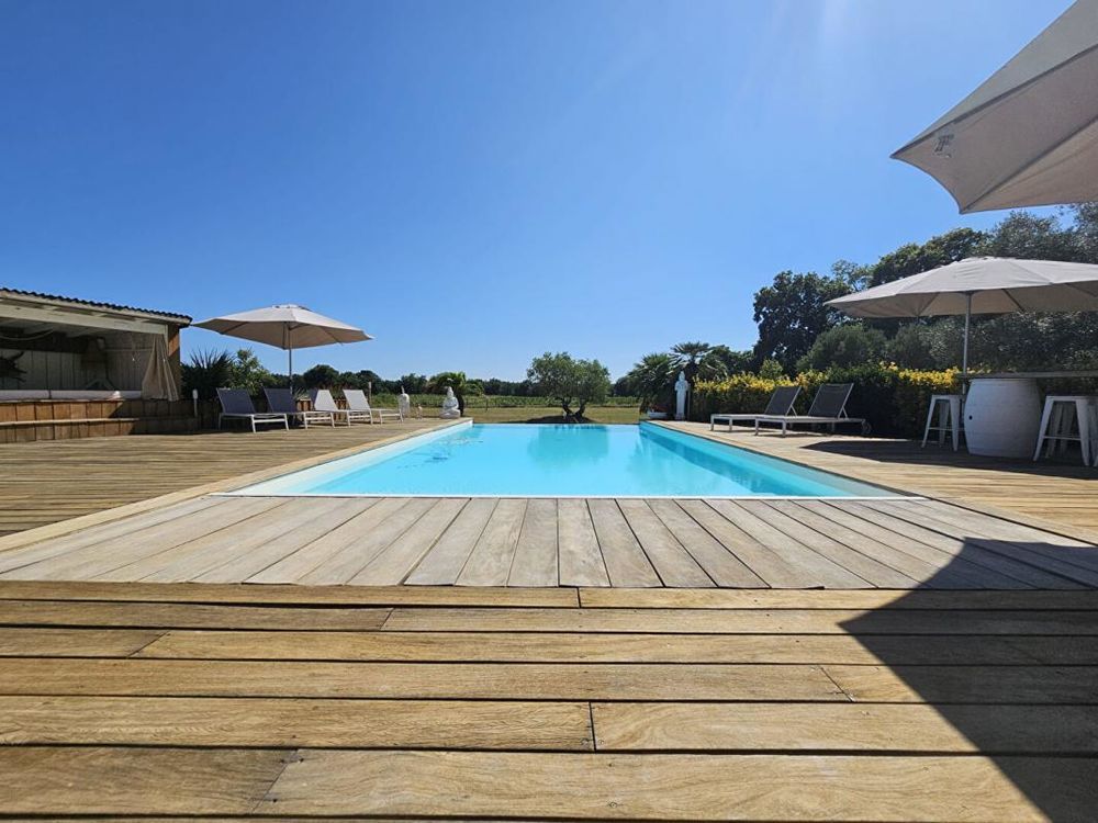 � vendre  Propri�t�/ch�teau Saint-Julien-en-Born (40170)