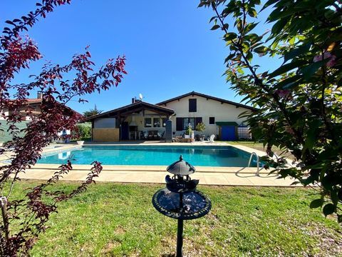   Maison 4 pi�ces (DPE C) avec piscine 10X5 et garage au centre de SAINT MARTIN D'ONEY (40) sur terrain 800M2 Maison - 4 pi�ce(s) - 123 m�