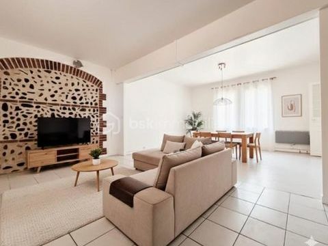   ? � vendre � Ancienne maison de ma�tre de 144 m� � Corneilla-la-Rivi�re avec terrasse Propri�t�/ch�teau - 5 pi�ce(s) - 144 m�