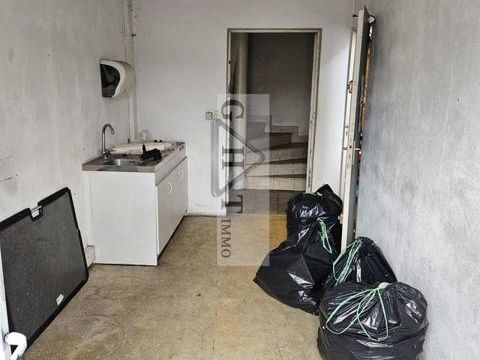 SUR LA RN4 Entrepot Bureaux 493 M&sup2; 860000 77340 Pontault combault