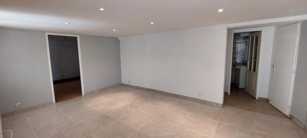 � vendre  Villa Jardin (38200)