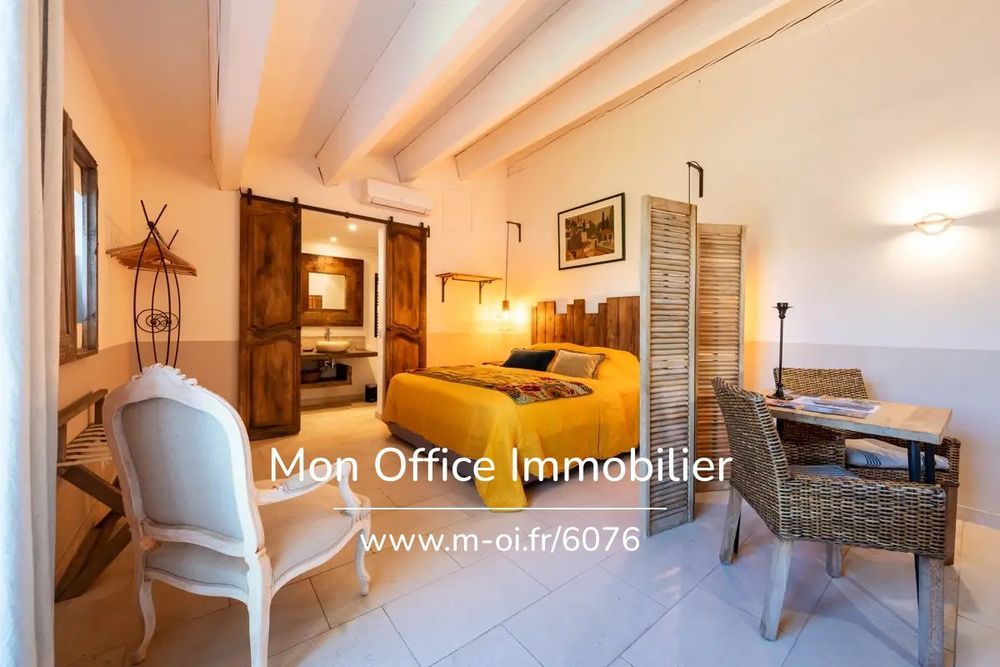 � vendre  Propri�t�/ch�teau M�nerbes (84560)