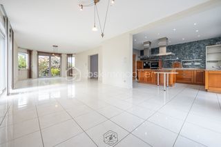  Maison � vendre 6 pi�ces 204 m�