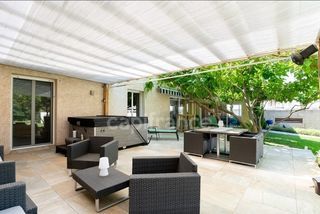  Villa � vendre 9 pi�ces 230 m�