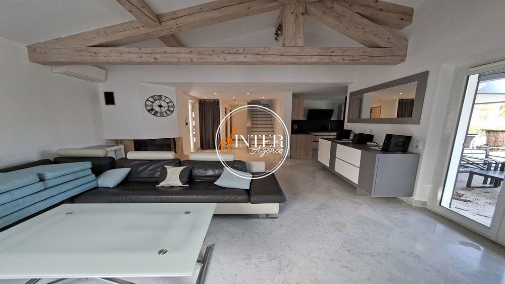 � vendre  Villa Roquebrune-sur-Argens (83520)