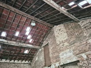  Remise / Grange � vendre 2 pi�ces 195 m�