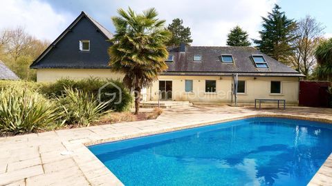  Havre de paix aux portes de Rennes � Propri�t� de charme avec piscine sur 7000 m� arbor�s Propri�t�/ch�teau - 7 pi�ce(s) - 257 m�