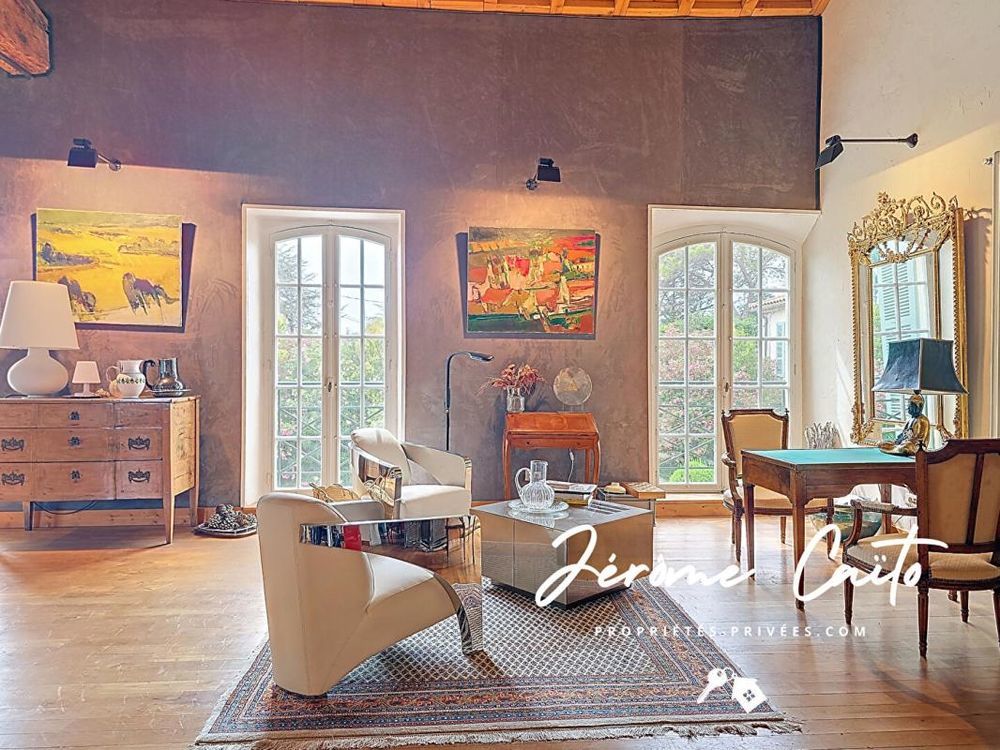 � vendre  Propri�t�/ch�teau Nimes (30900)