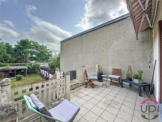  Immeuble � vendre 10 pi�ces 227 m�