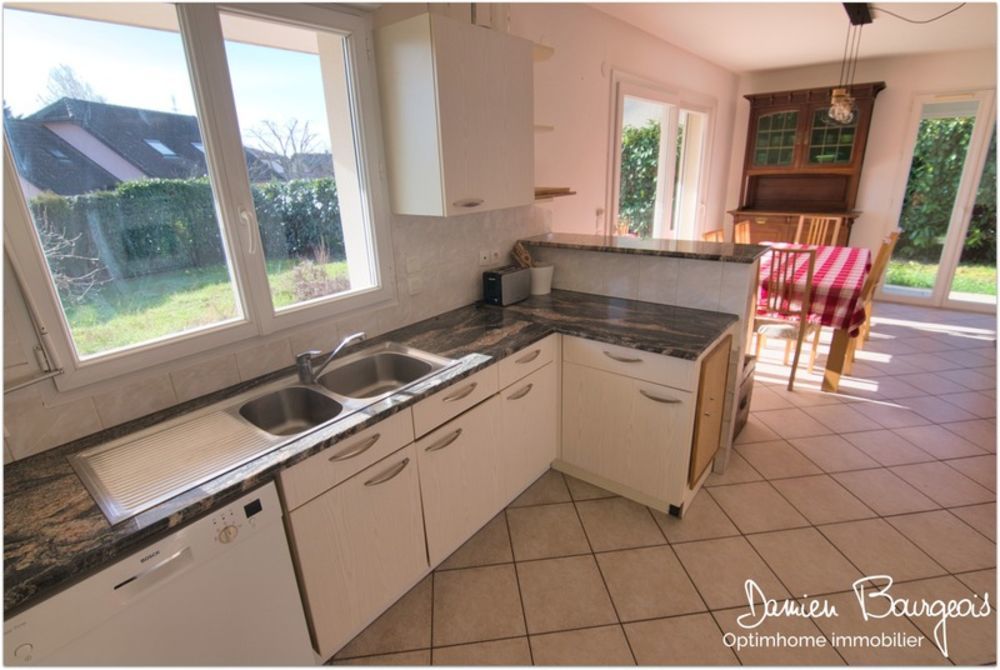 � vendre  Maison Saint-Genis-Pouilly (01630)
