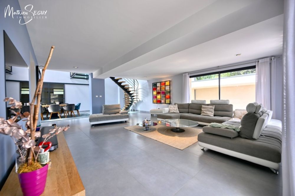 � vendre  Propri�t�/ch�teau Thurins (69510)