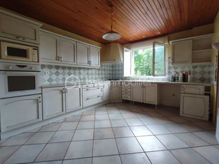  Propri�t�/ch�teau � vendre 15 + pi�ces 410 m�