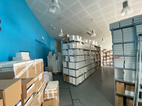 Locaux d'activit&eacute; situ&eacute;s &agrave; proximit&eacute; des transports 10670 93100 Montreuil