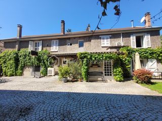  Propri�t�/ch�teau � vendre 8 pi�ces 202 m�