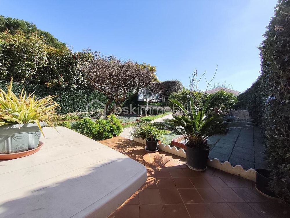 � vendre  Villa Saint-Laurent-du-Var (06700)